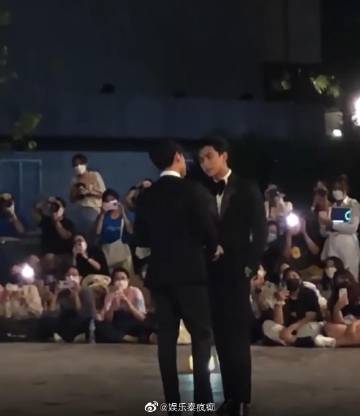 Ohm Pawat与Nanon Korapat疑似争执引热议，发文道歉称将反省