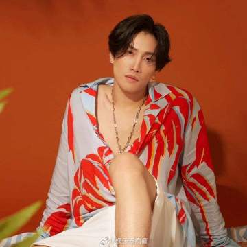 Bible Wichapas人气飙升IG破50万，粉丝狂欢话题冲上热搜