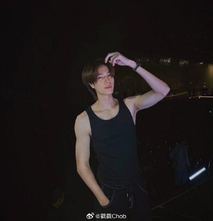 Phuwin首回应偷拍事件!直言“非常不合适”