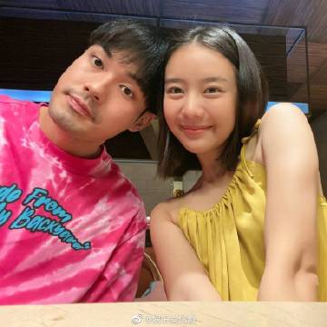 Pearwah Nichaphat证实与Nong Thana分手，坦言相爱却不合选择止步