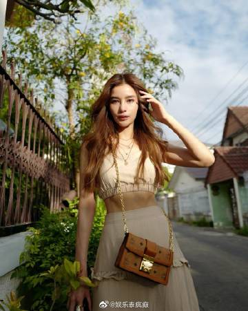 Vill Wannarot晒出出道旧照对比今昔，感叹14年演艺路时光飞逝