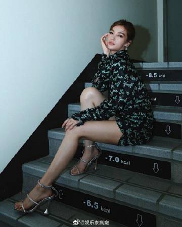 Vill Wannarot晒出出道旧照对比今昔，感叹14年演艺路时光飞逝