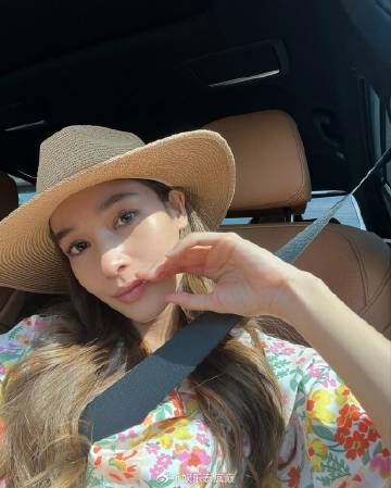 Vill Wannarot与Jes Jespipat恋情稳定甜蜜，三年感情获家人认可