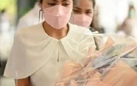 经纪人穿Tangmo旧衣再掀争议，网友怒批行为不当