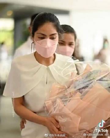 经纪人穿Tangmo旧衣再掀争议，网友怒批行为不当