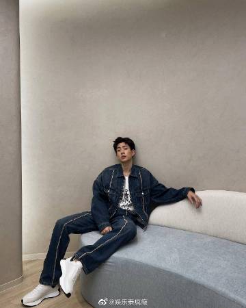 Off Jumpol二度确诊新冠轻症居家隔离，工作延期恢复后再进行