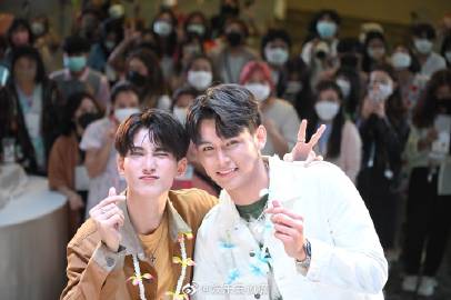 Ja Phachara与First Chalongrat合体办生日会，约定粉丝未来举办更大型活动