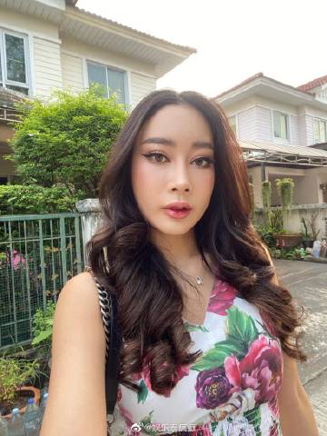 Petch Teeyapar控诉酒吧门口遭骚扰,怒斥店家包庇将报警维权