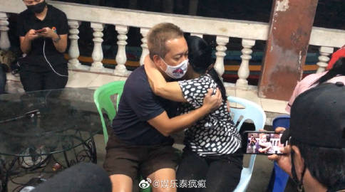 Tangmo Nida湄南河坠水失联，母亲崩溃守现场盼奇迹