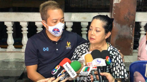 Tangmo Nida湄南河坠水失联，母亲崩溃守现场盼奇迹