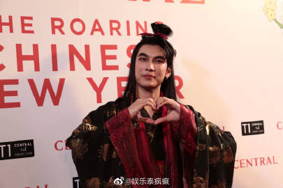 Mew Suppasit谈与Gulf Kanawut三周年未同框原因，预告将推国际合作新作