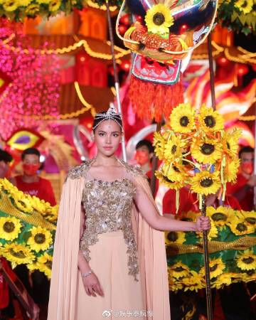 Nadech与Yaya合体亮相回应婚讯传闻，坦言求婚仍在考虑中