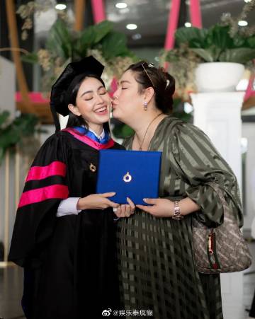 Mai Davika硕士毕业男友Ter甜蜜应援，调侃讨礼物超恩爱