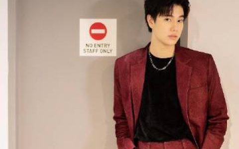 GMMTV艺人Phuwin Tangsakyuen确诊新冠轻症居家隔离