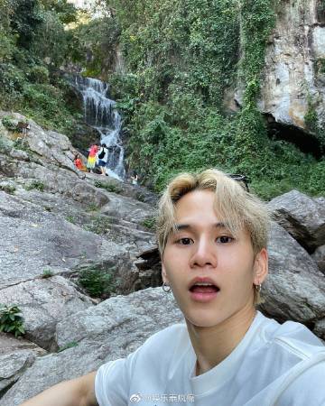 GMMTV艺人Fiat Pattadon确诊新冠轻症居家隔离治疗疫情扩散至泰国演艺圈