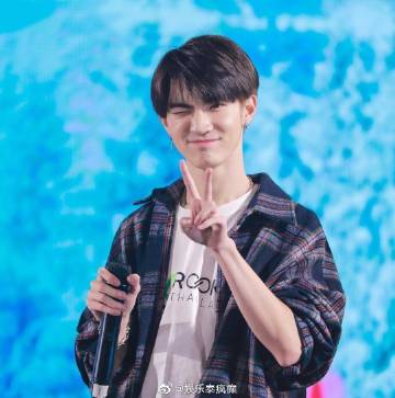 泰国演艺圈一周内多名艺人确诊新冠Ko Vasin至Bright Norraphat等名单曝光引关注