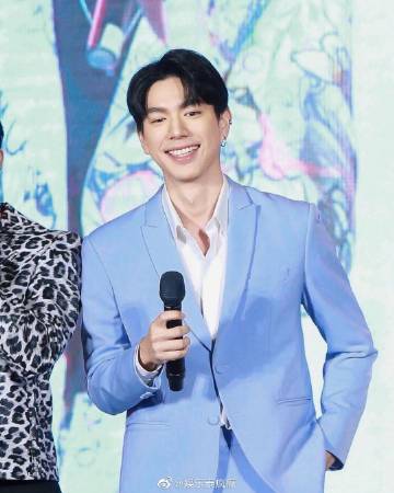 ONE31艺人Bright Norraphat确诊新冠入院治疗工作全面延期