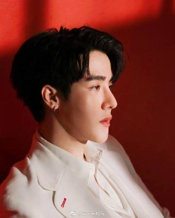 GMMTV艺人Arm Weerayut确诊新冠入院治疗出现咳嗽低烧症状