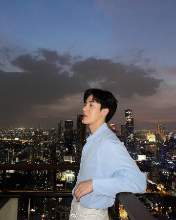 GMMTV艺人Arm Weerayut确诊新冠入院治疗出现咳嗽低烧症状