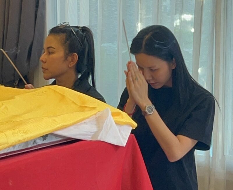 父亲脑死亡仍流泪回应！Ja Nongpanee回忆最后时刻破防