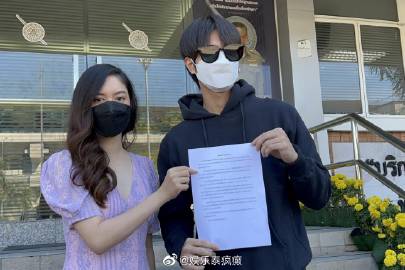 Fluke Pongsakorn与Fai Rujrawee报警追讨片酬 称剧组拖欠薪资合同遭否认