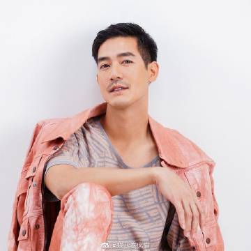 泰国东北民调公布年度娱乐人气榜：Nadech与Bella分别领跑男女主角榜 三台居电视台首位