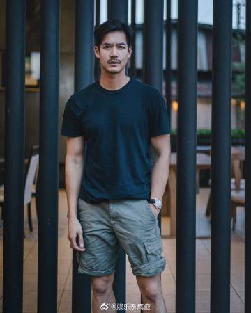 Min Pechaya晒海边性感照喊想脱单 粉丝留言盼与Weir发展恋情