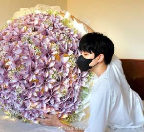 男星Mike Pirat32岁生日获多国粉丝应援 2米花墙与百辆突突车庆生引关注