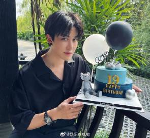 男星Mike Pirat32岁生日获多国粉丝应援 2米花墙与百辆突突车庆生引关注