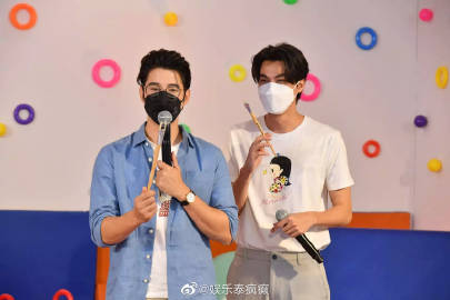 Mario Maurer与Gulf Kanawut合体出席儿童基金会活动 呼吁大众捐款助残障儿童医疗