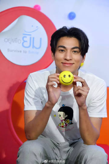 Mario Maurer与Gulf Kanawut合体出席儿童基金会活动 呼吁大众捐款助残障儿童医疗