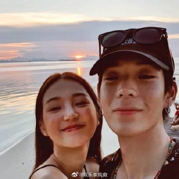 Bella证实与Weir已分手 称和平分开无第三者仍保持亲密关系