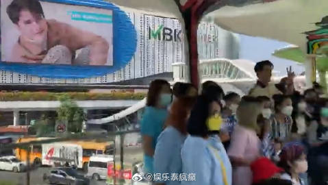 Mik Thongraya29岁生日获电视台与粉丝应援 广告屏惊喜打卡发文致谢