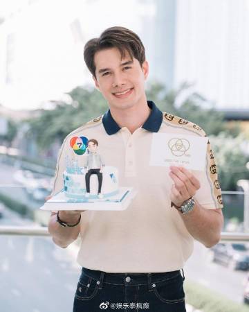 Mik Thongraya29岁生日获电视台与粉丝应援 广告屏惊喜打卡发文致谢