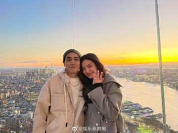 Prang Kannarun与Two Pee爱情长跑十年终获求婚成功 美国浪漫下跪求婚获祝福