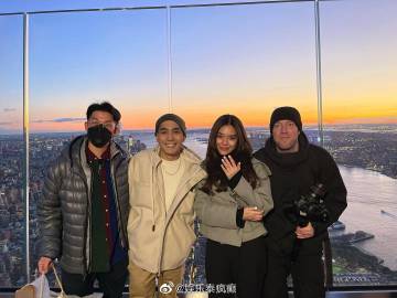 Prang Kannarun与Two Pee爱情长跑十年终获求婚成功 美国浪漫下跪求婚获祝福