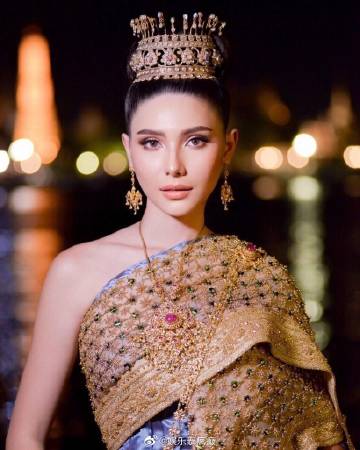 Sarah Casinghini宣布提告30起网暴案件 称将用法律手段维护自身与孩子权益