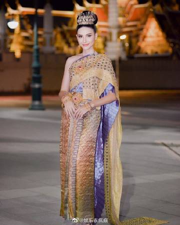 Sarah Casinghini宣布提告30起网暴案件 称将用法律手段维护自身与孩子权益