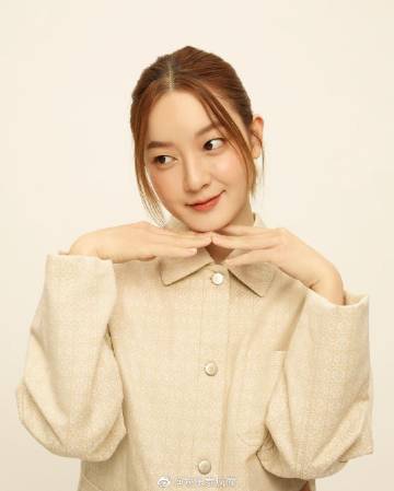 Ink Waruntorn确诊新冠暂停工作隔离 曾与PP Krit、Tay Tawan合作相关人员需观察