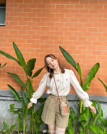 Ink Waruntorn确诊新冠暂停工作隔离 曾与PP Krit、Tay Tawan合作相关人员需观察