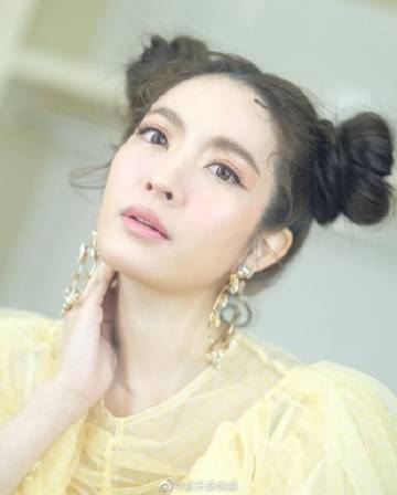 Aff Taksaorn回应恋情传闻否认有新欢 称目前仍单身粉碎“T姓男友”猜测