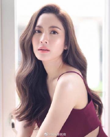 Aff Taksaorn回应恋情传闻否认有新欢 称目前仍单身粉碎“T姓男友”猜测