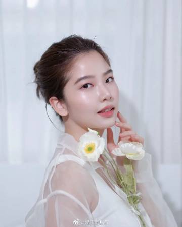 Fon Sananthachat重返校园晒法学院成绩 单学期表现亮眼获粉丝点赞