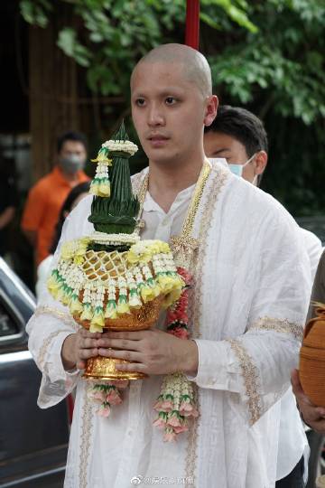 Nadao演员Tou Sedthawut完成剃度出家仪式 将短期修行30天报答父母恩情
