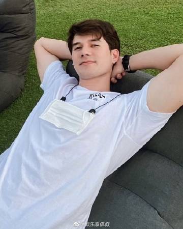 Mik Thongraya北标府老家遭洪水侵袭 一楼进水母亲已乘船撤离保平安