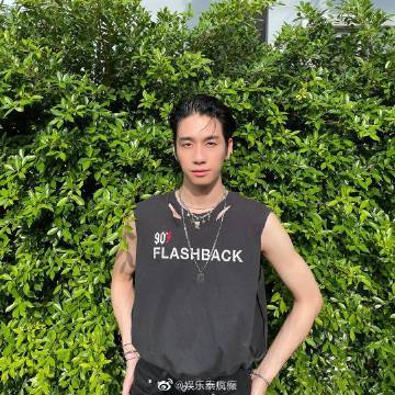 Prom Ratchaphat确诊新冠 经纪公司证实将按规定隔离治疗