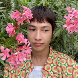 Gun Atthaphan社交平台粉丝突破400万 粉丝发起话题庆祝送上祝福