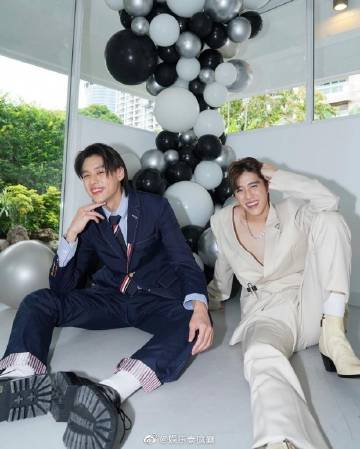 PP Krit罕见互动晒Billkin亲脸照引暴动 BKPP同框甜照曝光粉丝狂欢