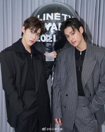 PP Krit罕见互动晒Billkin亲脸照引暴动 BKPP同框甜照曝光粉丝狂欢