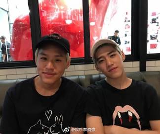 PP Krit罕见互动晒Billkin亲脸照引暴动 BKPP同框甜照曝光粉丝狂欢